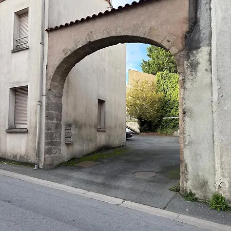 Apartment Les Glaneuses - 2 En Centre Bourg De 4 A 10 Personnes A 3 Min Du Puy Dufou