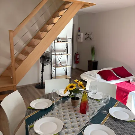 Apartment Les Glaneuses - 2 En Centre Bourg De 4 A 10 Personnes A 3 Min Du Puy Dufou