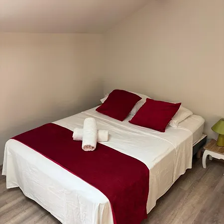 Appartement Les Glaneuses - 2 En Centre Bourg De 4 A 10 Personnes A 3 Min Du Puy Dufou *