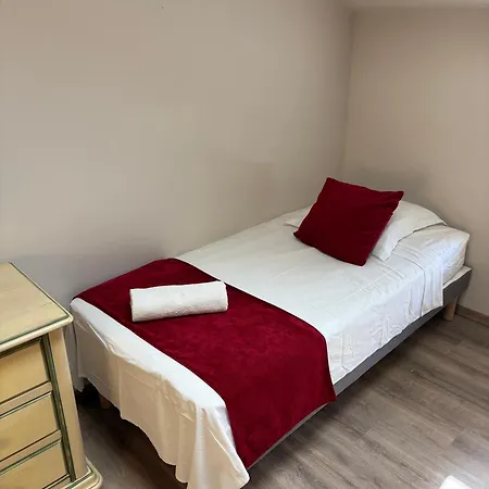 Les Glaneuses - 2 En Centre Bourg De 4 A 10 Personnes A 3 Min Du Puy Dufou Apartment