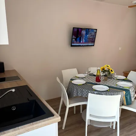 Les Glaneuses - 2 En Centre Bourg De 4 A 10 Personnes A 3 Min Du Puy Dufou Appartement Les Épesses