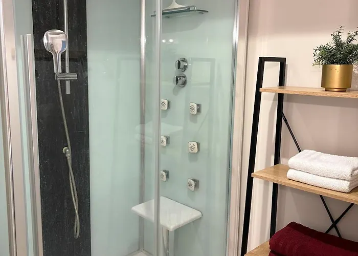 Les Glaneuses - 2 En Centre Bourg De 4 A 10 Personnes A 3 Min Du Puy Dufou 아파트 Les Épesses