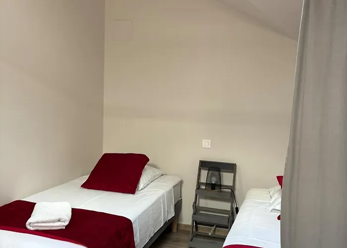 Les Glaneuses - 2 En Centre Bourg De 4 A 10 Personnes A 3 Min Du Puy Dufou 아파트