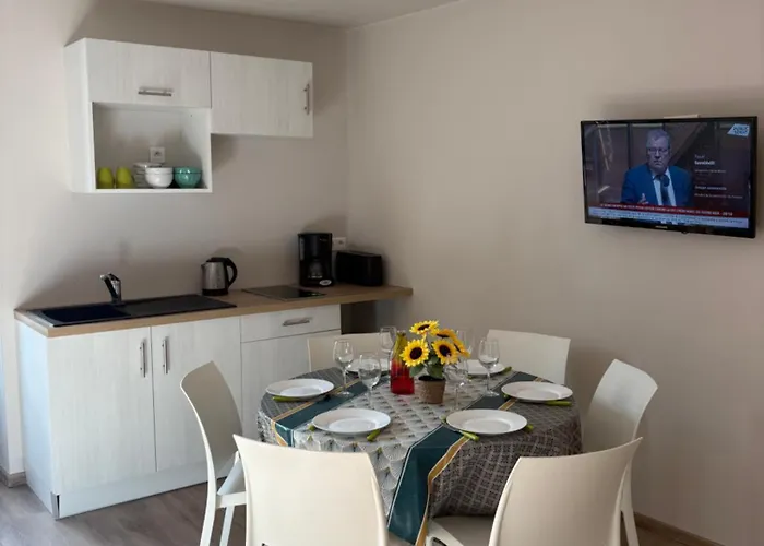 Les Glaneuses - 2 En Centre Bourg De 4 A 10 Personnes A 3 Min Du Puy Dufou