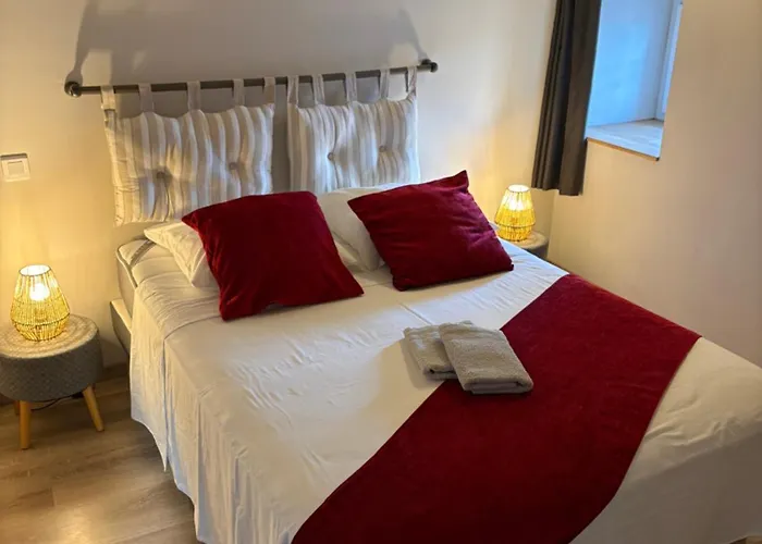 Апартаменты Les Glaneuses - 2 En Centre Bourg De 4 A 10 Personnes A 3 Min Du Puy Dufou Лез-Эпес