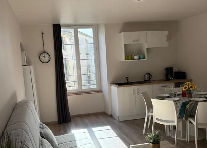 Apartamento Les Glaneuses - 2 En Centre Bourg De 4 A 10 Personnes A 3 Min Du Puy Dufou