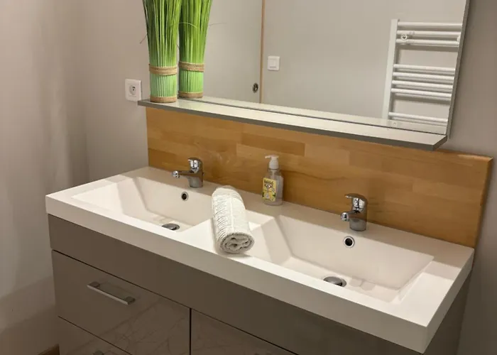 Apartamento Les Glaneuses - 2 En Centre Bourg De 4 A 10 Personnes A 3 Min Du Puy Dufou *