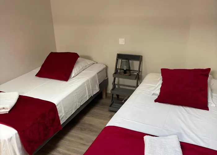 Апартаменты Les Glaneuses - 2 En Centre Bourg De 4 A 10 Personnes A 3 Min Du Puy Dufou