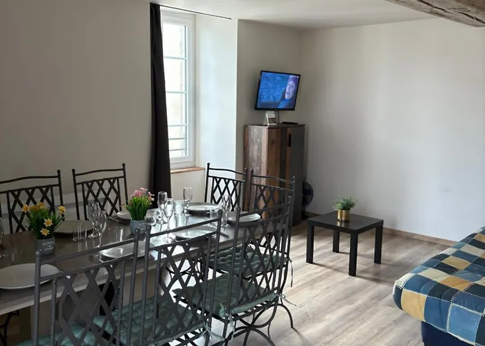 Les Glaneuses - 2 En Centre Bourg De 4 A 10 Personnes A 3 Min Du Puy Dufou Apartamento