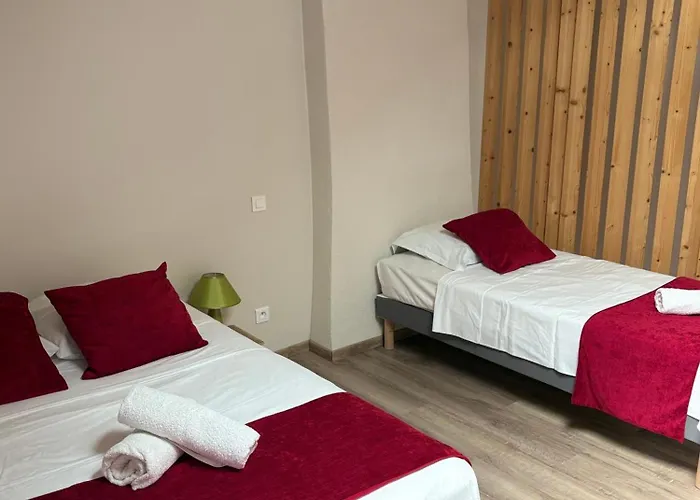 Les Glaneuses - 2 En Centre Bourg De 4 A 10 Personnes A 3 Min Du Puy Dufou Апартаменты *