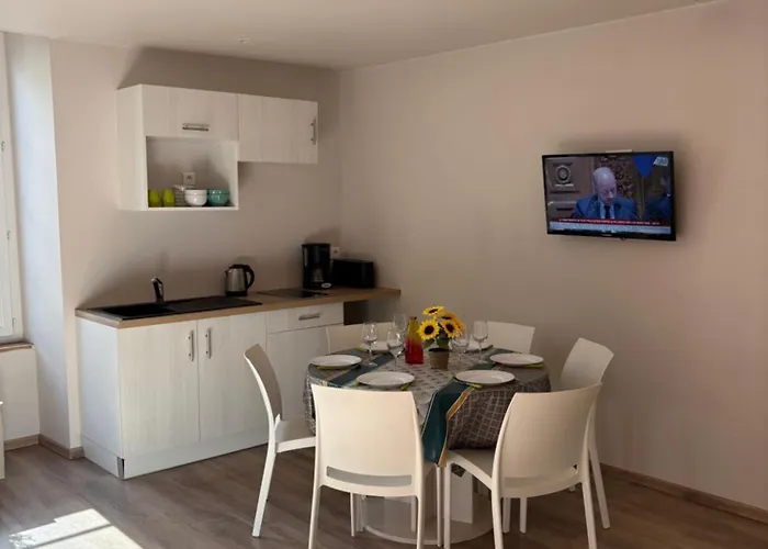 Apartamento Les Glaneuses - 2 En Centre Bourg De 4 A 10 Personnes A 3 Min Du Puy Dufou Les Épesses