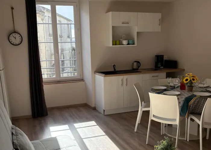 Apartamento Les Glaneuses - 2 En Centre Bourg De 4 A 10 Personnes A 3 Min Du Puy Dufou Les Épesses